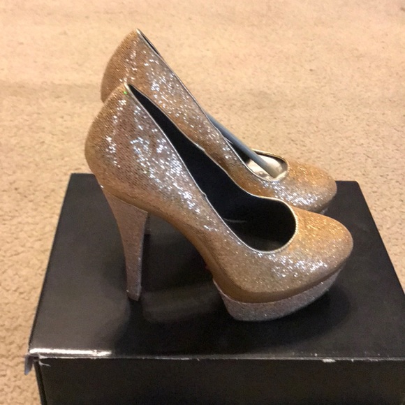 Platform glittery gold high heels Size 6.5 - Picture 3 of 8